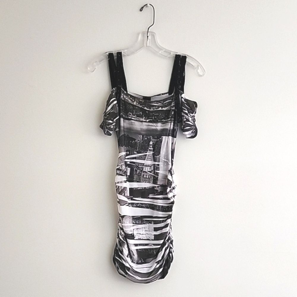 Fd Bodycon Black and White Off-Shoulder Dress with Cityscape Sz Medium NWT